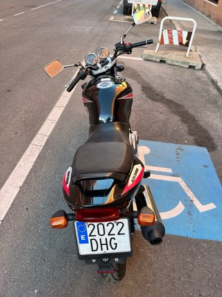 Suzuki GS 500 Negra