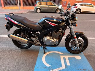 Suzuki GS 500 Negra