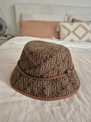 Sombrero bucket Carolina Herrera original