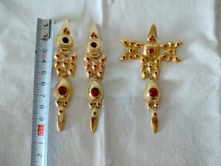 Pendientes y Broche, Regionales, Dorados y piedras