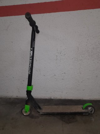 Patinete Scooter Freestyle Negro y Verde