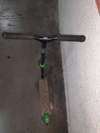Patinete Scooter Freestyle Negro y Verde