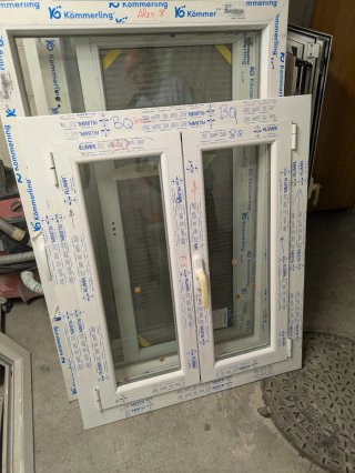 Ventana oscilobatiente blanca