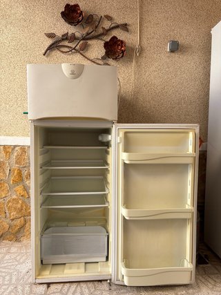 Frigorífico Indesit A+ con congelador