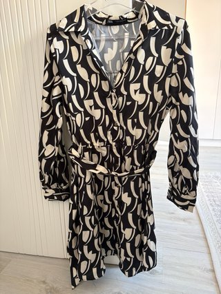 Vestido Zara estampado blanco y negro