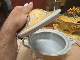 Sopera cerámica estilo oriental dorada