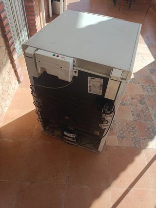 ¡¡URGE!! Nevera Congelador Blanca