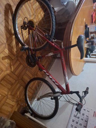 Bicicleta roja FLY