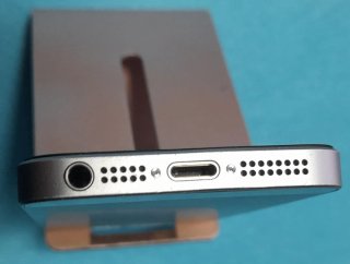 iPhone SE 16GB Gris Espacial 2016