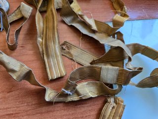Lote barboquejos dorados antiguos