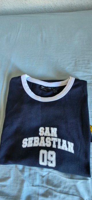Camiseta ASOS azul con Ribetes Blancos