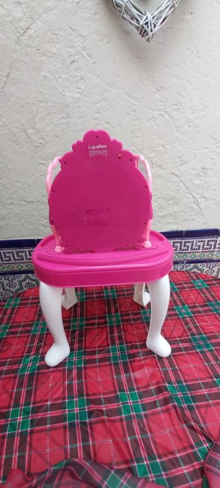 Tocador infantil con asiento