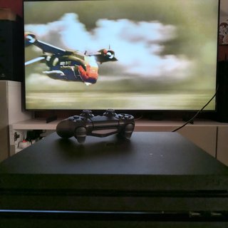 PlayStation 4 Pro Bundle + 3 Controller