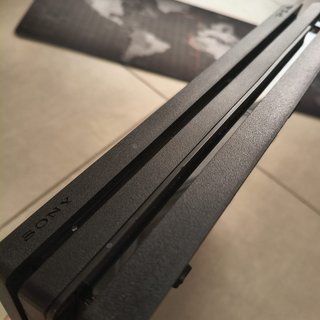 PlayStation 4 Pro Bundle + 3 Controller
