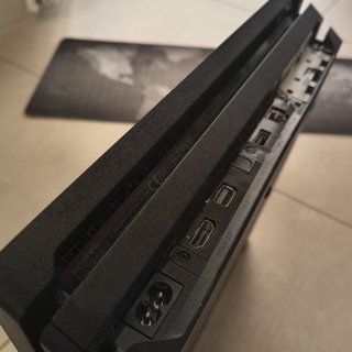 PlayStation 4 Pro Bundle + 3 Controller