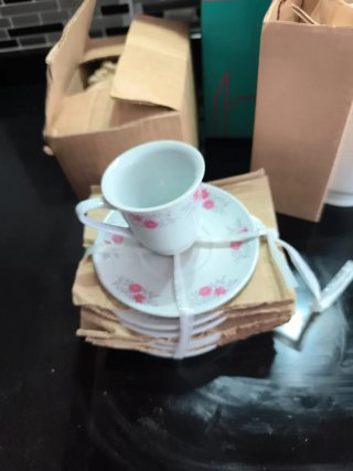 Juego de  café porcelana floral.