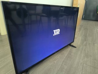 TV 40" Full HD TD Systems (K40DLM7F) – Con mando