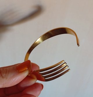 Pulsera tenedor acero dorado