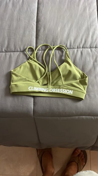 Top deportivo BLOMU verde