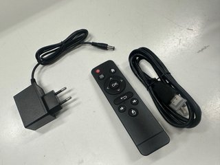 Caja TV con mando y cargador