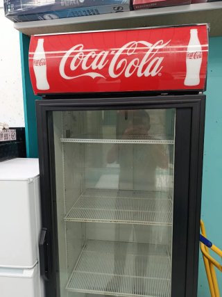 Nevera Coca-Cola con puerta de cristal