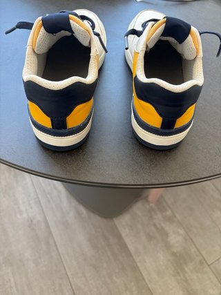 Zapatillas Geox Talla 38 . Practicamente nuevas.