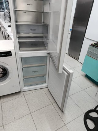 Nevera LG blanca y lavadora Bosch Pack