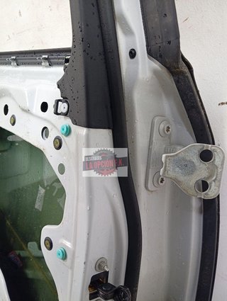 PUERTA TRASERA IZQUIERDA Jaguar E-PACE (07.2017->)