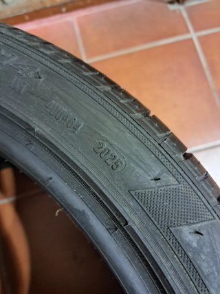 Neumáticos Pirelli Pzero Rosso 225/40R18 88Y