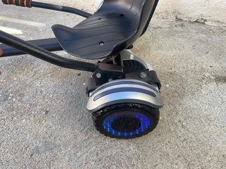Hoverboard con asiento tipo kart