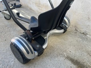Hoverboard con asiento tipo kart