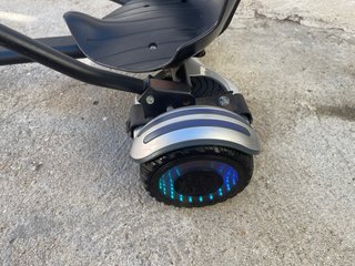 Hoverboard con asiento tipo kart