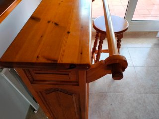 Barra de madera maciza con 2 taburetes