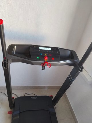 Cinta de correr Domyos RUN100E-B plegable