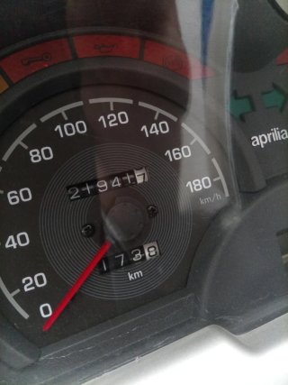 Maxi Scooter Aprilia Negra