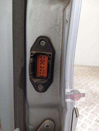 PUERTA TRASERA IZQUIERDA Mercedes-Benz ML (BM 164)(03.2005->)