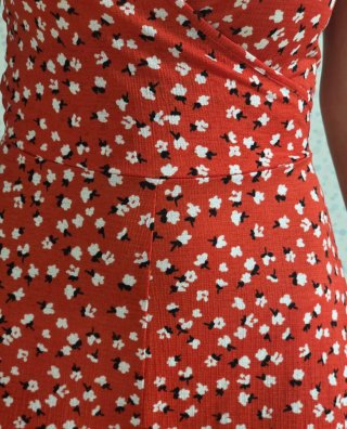 Mono floral rojo Zara Talla S
