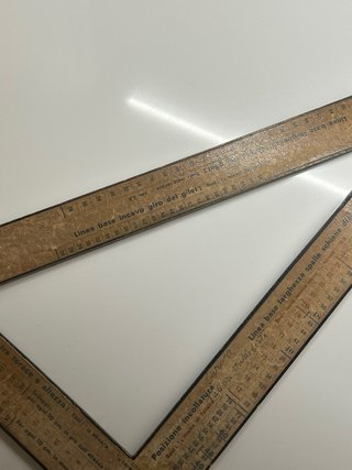 Squadra sartoriale vintage in legno
