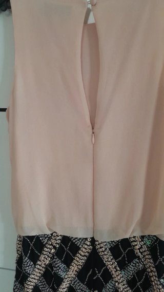 Vestido fiesta lentejuelas rosa y plata.