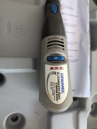 Dremel 800 con accesorios