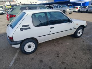 Peugeot 205 1998