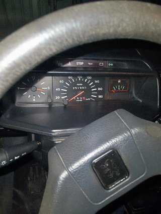 Peugeot 205 1998