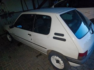 Peugeot 205 1998