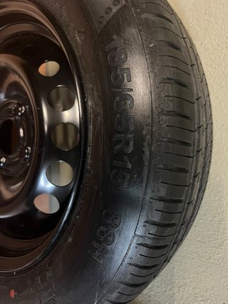 Rueda repuesto Dacia Sandero, gato y llave