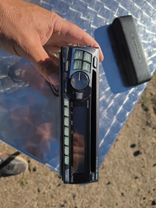Se vende radio CD Alpine, poco uso