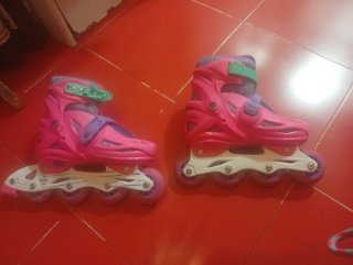 Patines Rosas Talla Ajustable + Casco