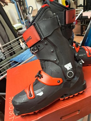 Botas Backland XTD Esquí Travesía Atomic montaña