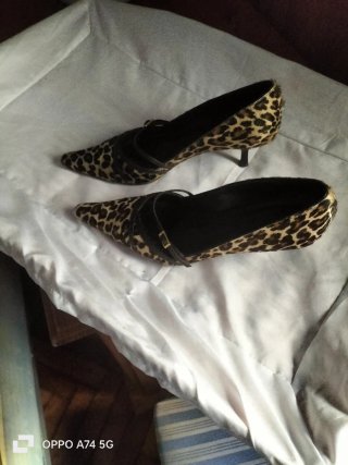 Zapatos de tacón leopardo