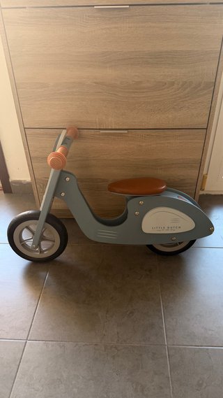 Vespa de madera para niños