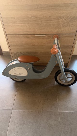 Vespa de madera para niños